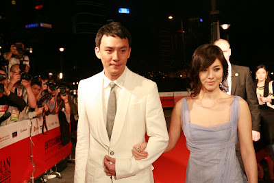More pics of Song Hye-kyo and h...